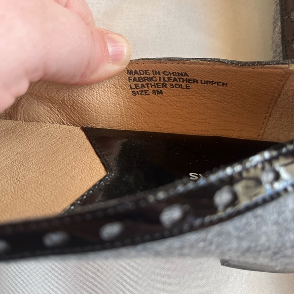 Michael Kors Women’s Grey Wool and Leather Mary‎ Jane Buckle Flats Size 8 - Picture 6 of 8